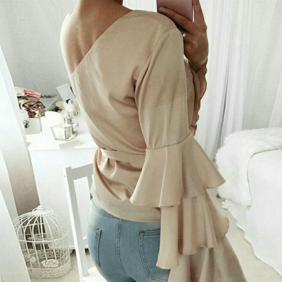 Long Lotus Sleeve Blouse - Picture 3 of 4